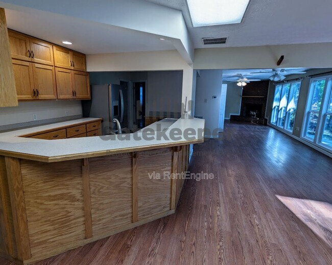 Building Photo - 1096 Boone Rd