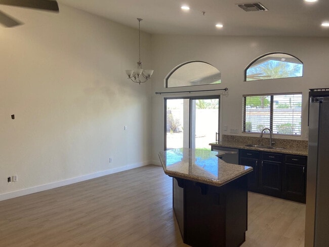 Building Photo - 8122 E Theresa Dr