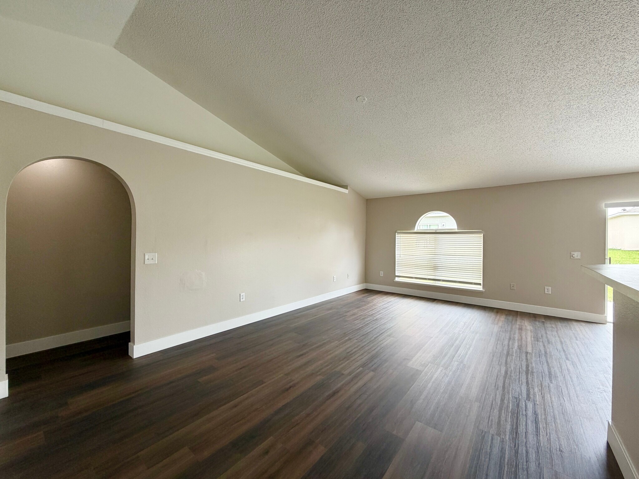 Building Photo - 47 Sawfish Ct
