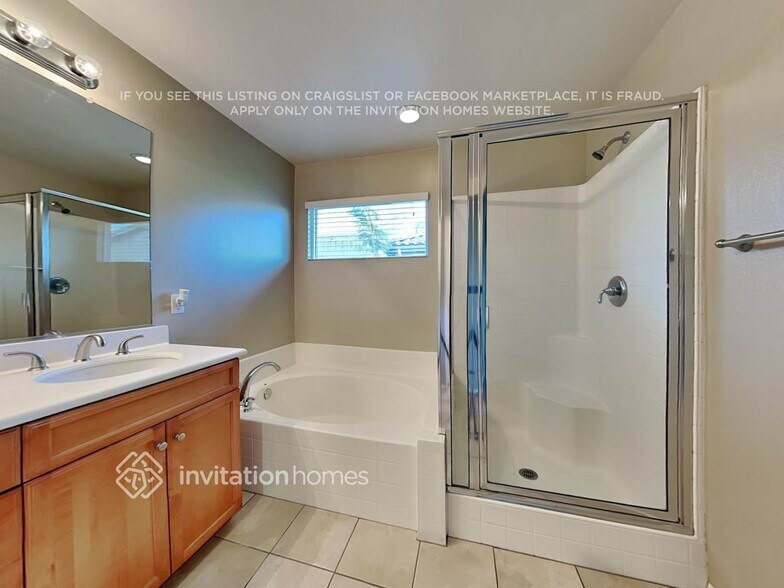 Building Photo - 1057 E Agate Ct