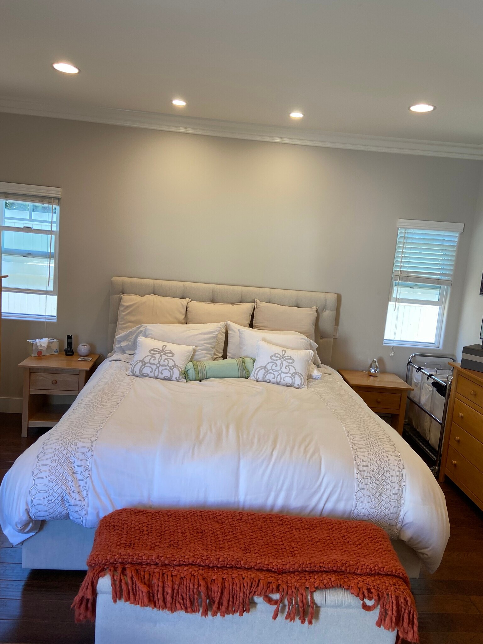 Building Photo - 4470 Stansbury Ave