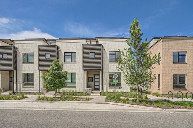 Building Photo - Modern 3 BDR S'Park Boulder Townhome