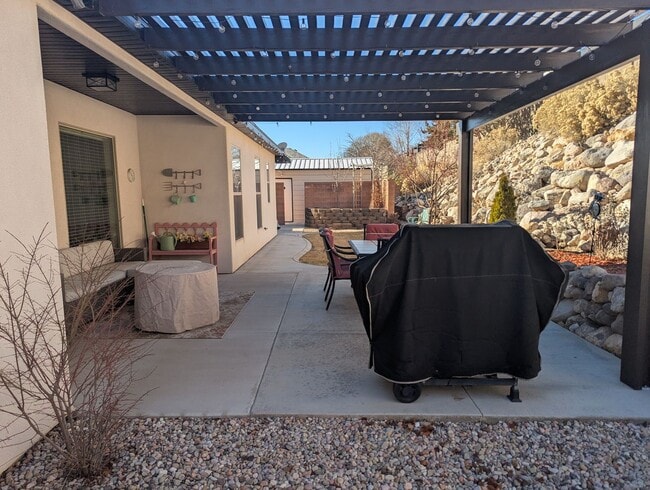 Building Photo - Gorgeous Cedar City Home! 3 Bedroom, 2 Bathroom