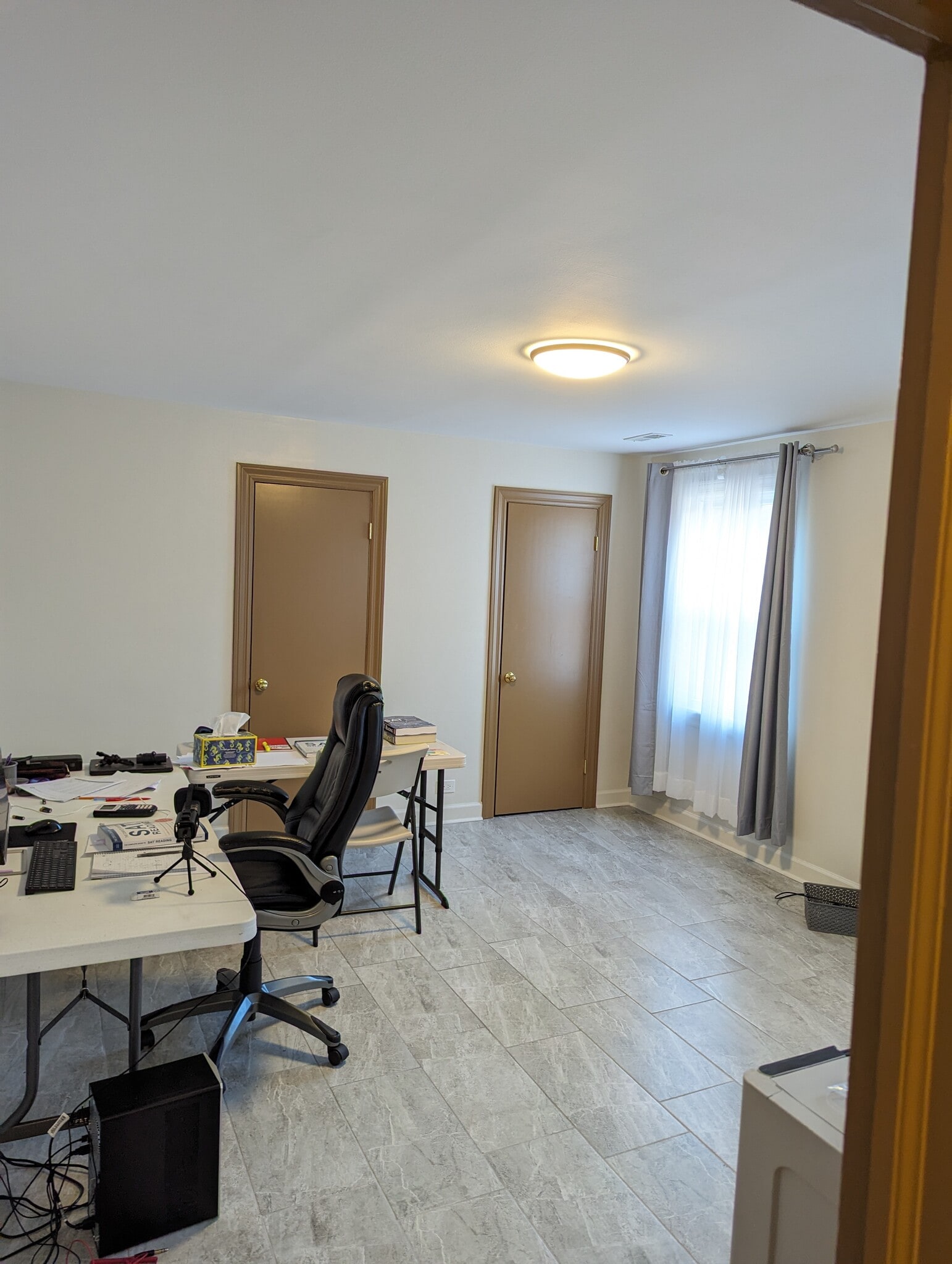 Building Photo - 3322 W Catalpa Ave