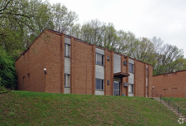 Building Photo - Skyline Apts.