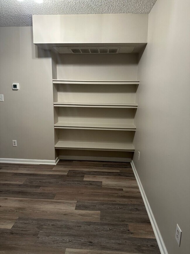 Building Photo - Charming Condo with Private Balcony & Stackable Washer/Dryer Near RTP and Southpoint!