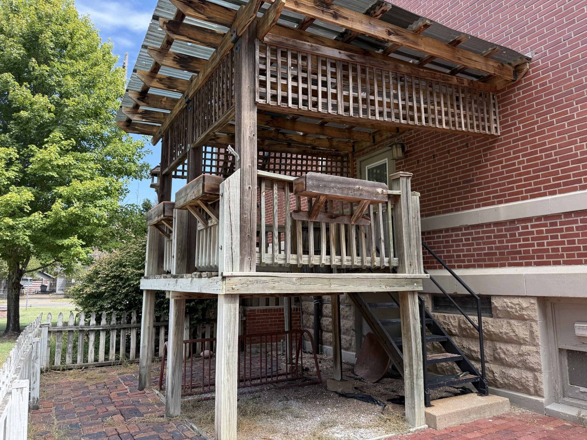 Building Photo - 249 N Athenian Ave