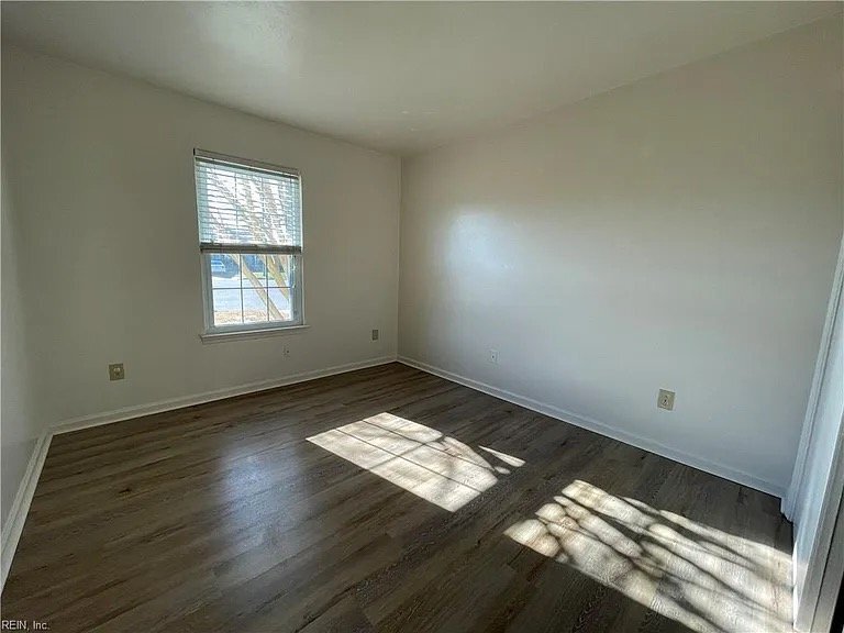 Building Photo - 916 Bernstein Ct