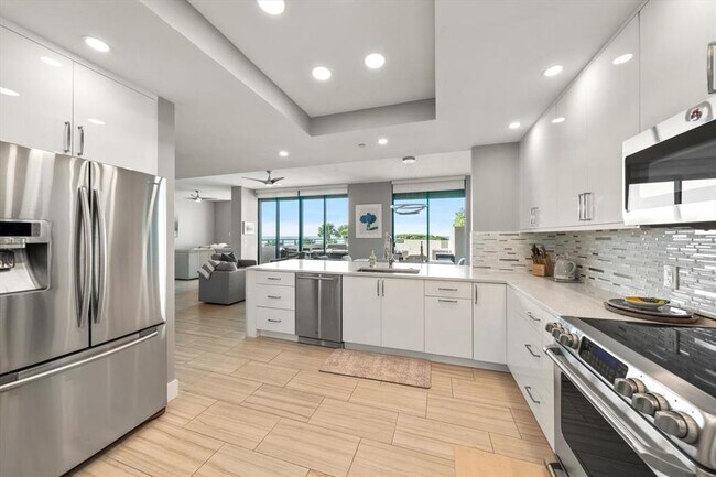 Building Photo - 1560 Gulf Blvd