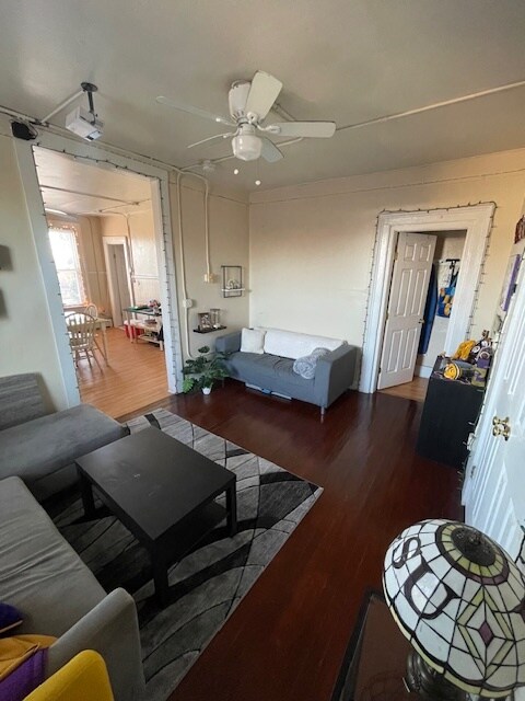 Building Photo - 516 Chapel St