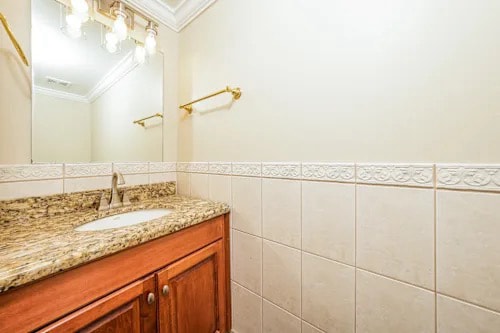 Building Photo - 215442 Middletown Dr