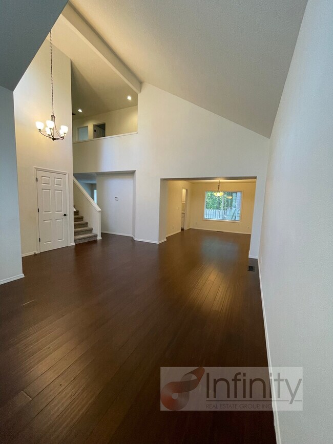 Building Photo - 23984 SW Shady Grove Dr