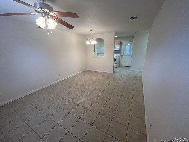 Building Photo - 440 Clearview Canyon