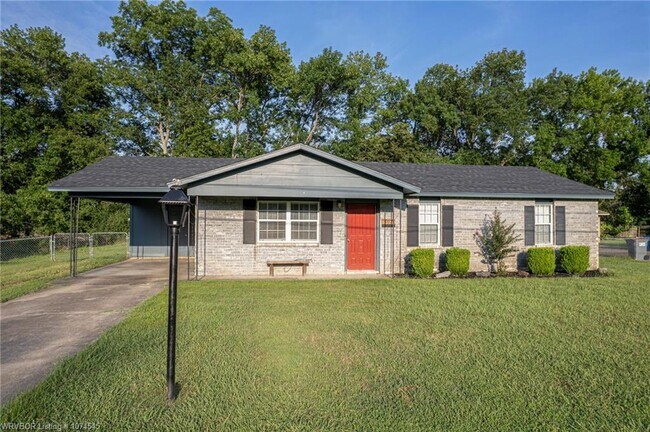 Building Photo - 502 8th St