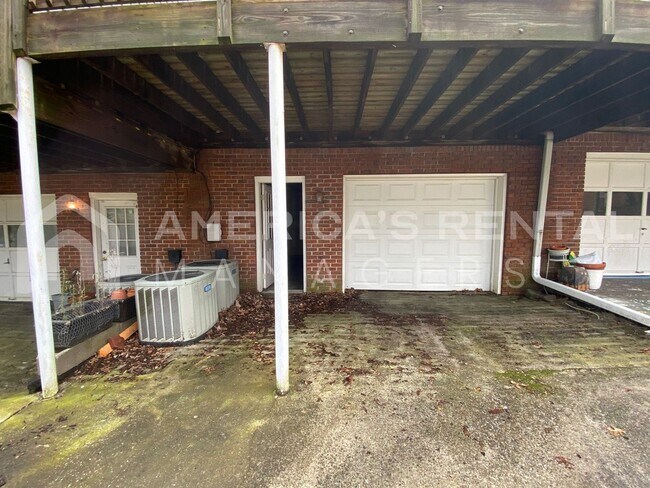 Building Photo - 4004 Glenwood Ave