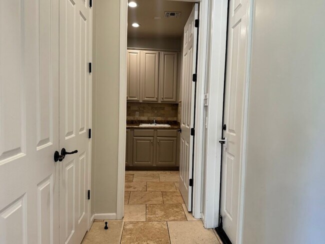 Building Photo - Resort-Style Phoenix Home with Pool, Outdo...