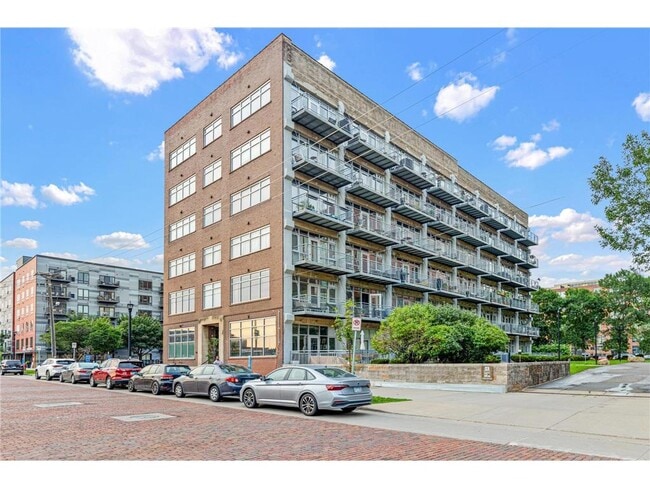 Building Photo - 748 N 3rd St