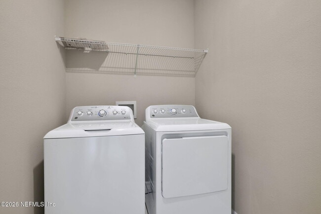 Building Photo - 365 Cherry Elm Dr