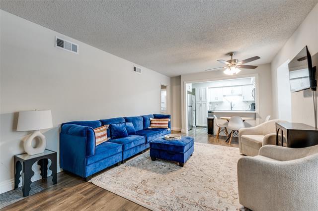 Building Photo - 5214 Fleetwood Oaks Ave