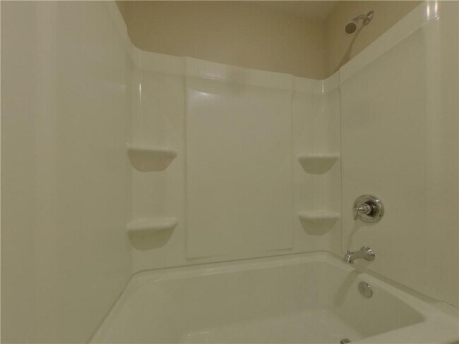 Building Photo - 2977 McKenzie Dr