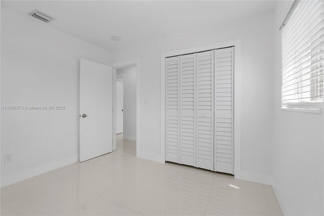 Building Photo - 10501 SW 53rd St