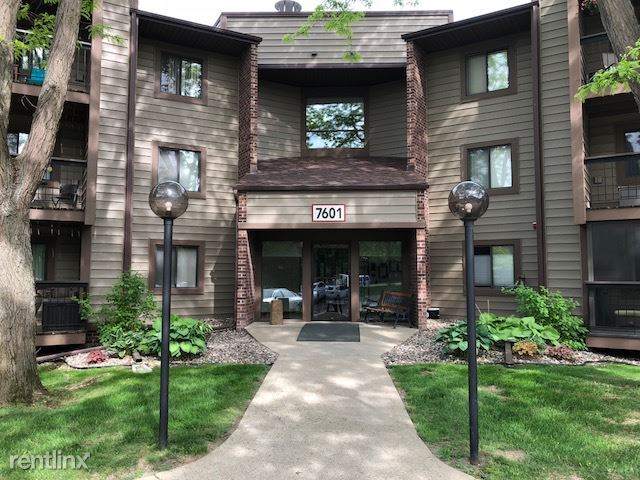 Building Photo - 7601 W 101st St
