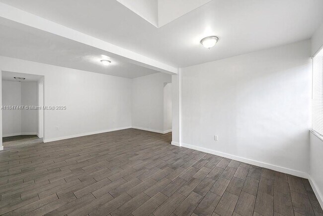Building Photo - 1604 SW 9th St