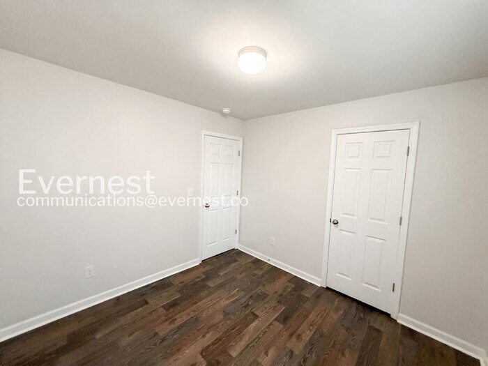 Building Photo - 1115 Brookhaven Dr