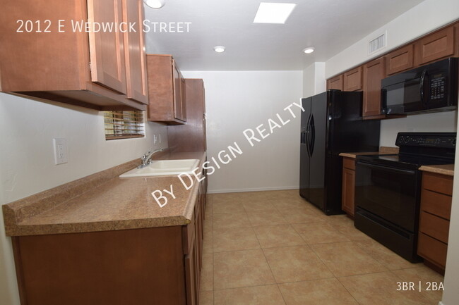 Building Photo - Remodeled Desert Shadows 3 Bed 2 Bath Town...