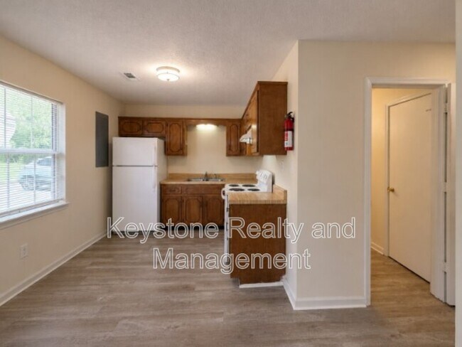 Building Photo - 1375 Thompsonville Ln