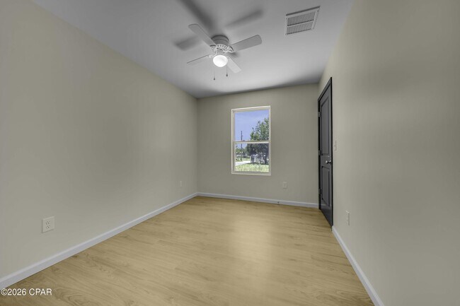 Building Photo - 122 N East Ave