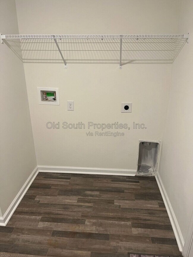 Building Photo - 8772 Schooner Ln