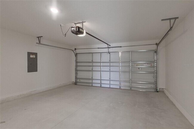 Building Photo - 8616 SW 44th Ct