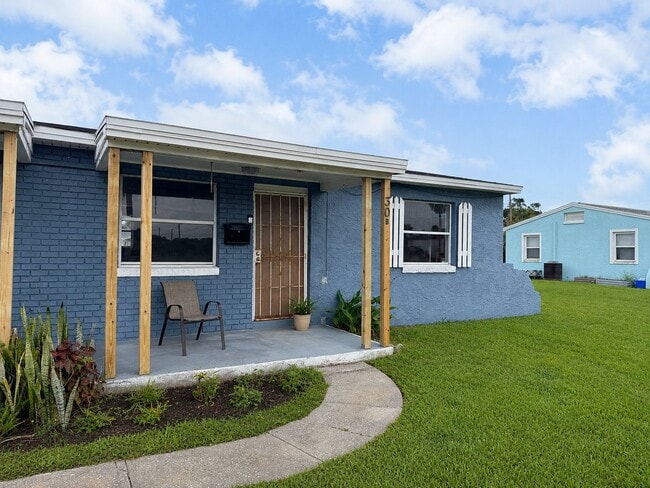 Building Photo - 30 Cypress Cir