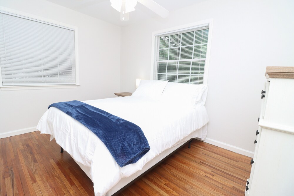 Building Photo - 1904 Karen Ln