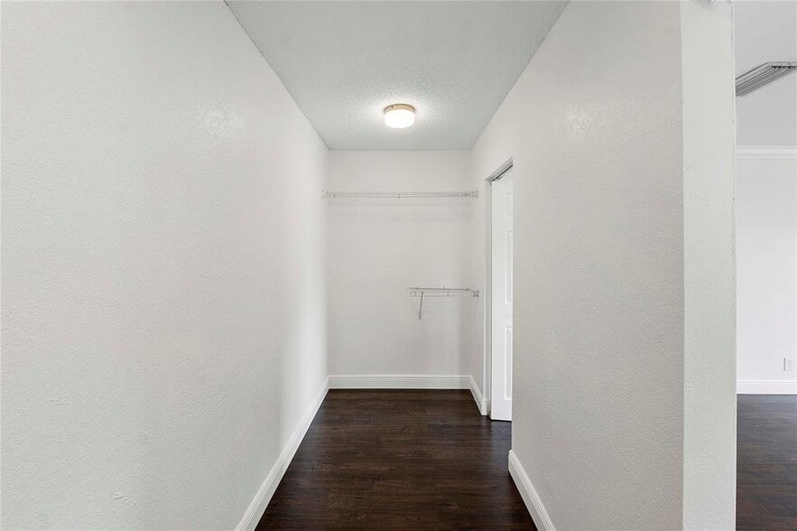 Building Photo - 7320 NW 45th Ct