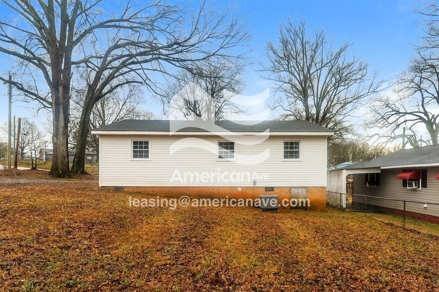 Building Photo - 529 Oakland Ave