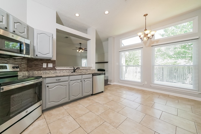 Building Photo - 2210 Westview Trail