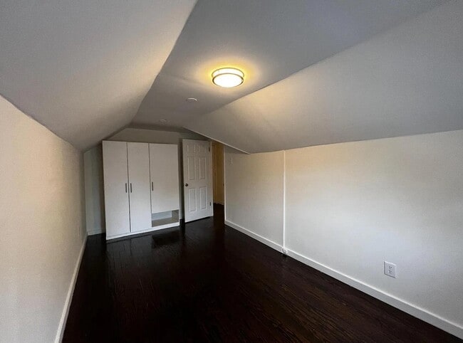 Building Photo - 2034 Nashville Ct