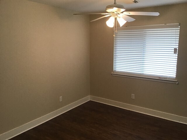 Building Photo - 434 Laurel Timbers Dr
