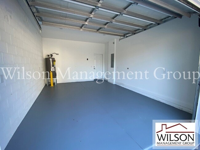 Building Photo - 732 S Lee Ave