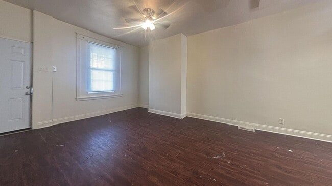 Building Photo - Modern 4-Bedroom Gem with Designer Finishes