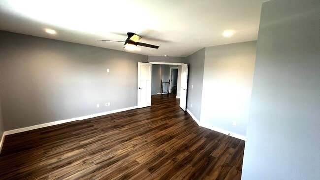Building Photo - 1306 S Roberto Rd