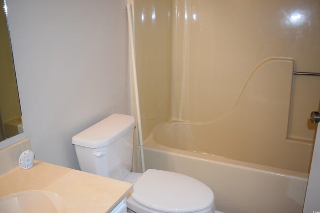 Building Photo - 510 Fairwood Lakes Dr