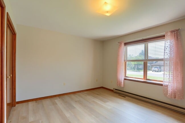 Building Photo - 4912 Follins Ct