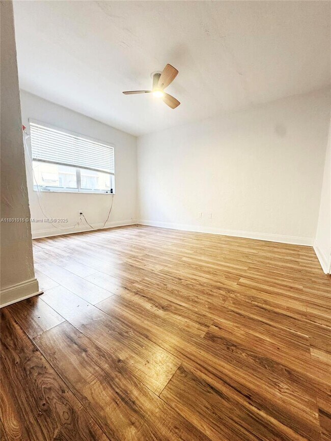 Building Photo - 7510 Byron Ave