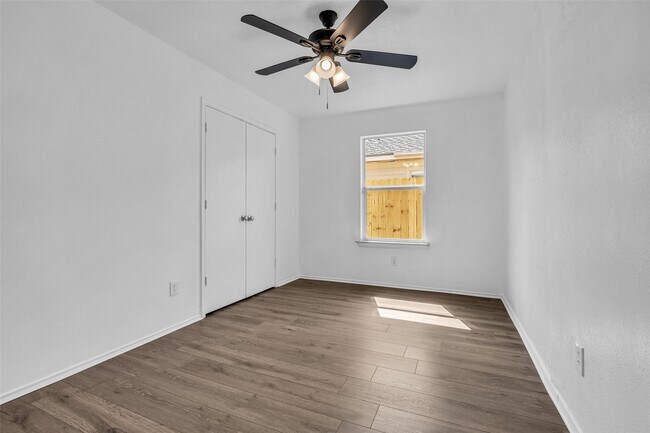 Building Photo - 5239 Roth Forest Ln