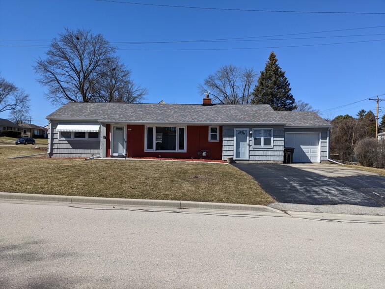 Building Photo - 3919 S 45th St