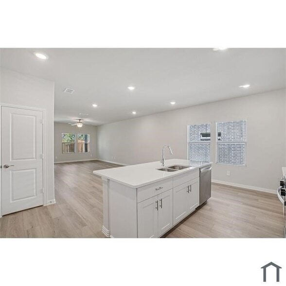 Building Photo - 6004 Alderton Dr
