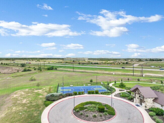 Building Photo - "Spacious 5-Bedroom Sanctuary with 2.5 Bat...